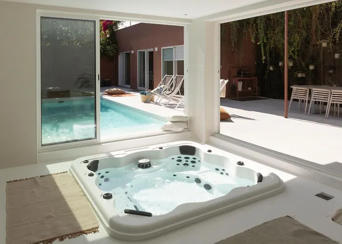 Casa dos Pinheiros 109 - Private Villa with pool&heated SPA
